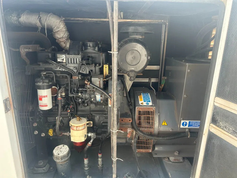 Iveco FPT NEF45 SM1A.A004 Stamford 60 kVA Silent Rental generatorset - Электрогенератор: фото 4 Iveco FPT NEF45 SM1A.A004 Stamford 60 kVA Silent Rental generatorset - Электрогенератор: фото 4