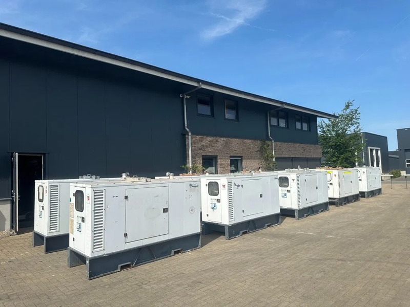 Iveco FPT NEF45 SM1A.A004 Stamford 60 kVA Silent Rental generatorset - Электрогенератор: фото 2 Iveco FPT NEF45 SM1A.A004 Stamford 60 kVA Silent Rental generatorset - Электрогенератор: фото 2