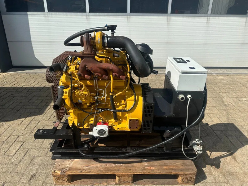 John Deere 3029 Stamford 30 kVA generatorset - Электрогенератор: фото 1 John Deere 3029 Stamford 30 kVA generatorset - Электрогенератор: фото 1
