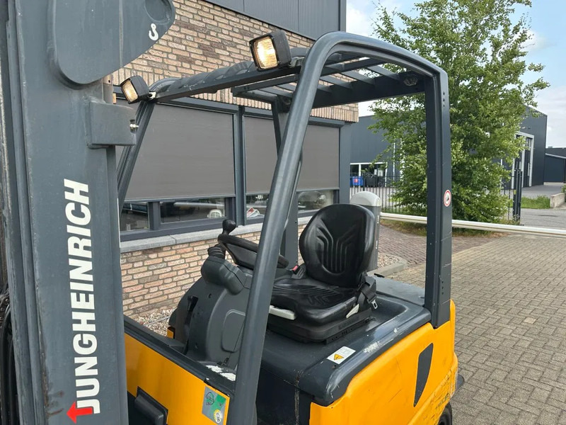 Jungheinrich EFG 425 k-470DZ/SP 2.5 ton Triplex Freelift Sideshift Elektra Heftruck Accu 2016 - Электропогрузчик: фото 5 Jungheinrich EFG 425 k-470DZ/SP 2.5 ton Triplex Freelift Sideshift Elektra Heftruck Accu 2016 - Электропогрузчик: фото 5