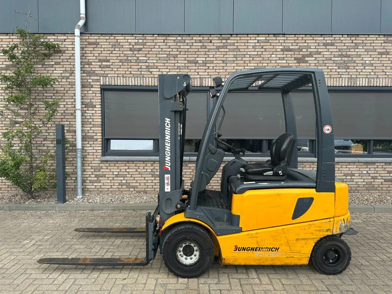 Jungheinrich EFG 425 k-470DZ/SP 2.5 ton Triplex Freelift Sideshift Elektra Heftruck Accu 2016 - Электропогрузчик: фото 2 Jungheinrich EFG 425 k-470DZ/SP 2.5 ton Triplex Freelift Sideshift Elektra Heftruck Accu 2016 - Электропогрузчик: фото 2