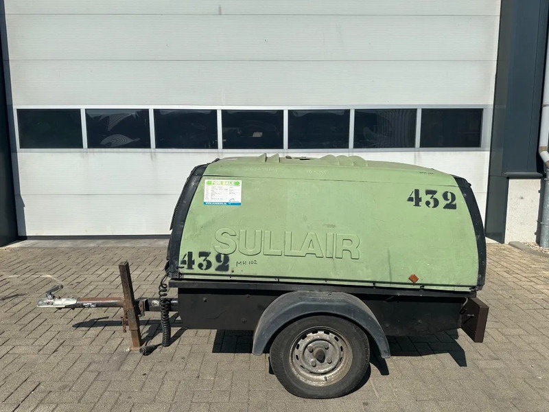 Kubota V2203 Sullair K65 Mobiele Diesel Compressor 3.7 m3 / min 30 kW 7 Bar - Воздушный компрессор: фото 1 Kubota V2203 Sullair K65 Mobiele Diesel Compressor 3.7 m3 / min 30 kW 7 Bar - Воздушный компрессор: фото 1