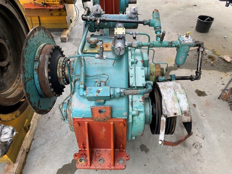 Lohmann & Stolterfoht GUS 355 A Gearbox 565 PK Ratio 3 : 1 Marine Keerkoppeling - Двигатель: фото 1 Lohmann & Stolterfoht GUS 355 A Gearbox 565 PK Ratio 3 : 1 Marine Keerkoppeling - Двигатель: фото 1