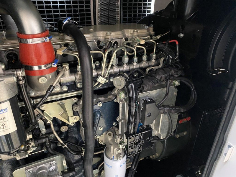 Новый Электрогенератор Perkins 1106D-E70TAG3 Stamford 165 kVA Silent generatorset New !: фото 8 Новый Электрогенератор Perkins 1106D-E70TAG3 Stamford 165 kVA Silent generatorset New !: фото 8