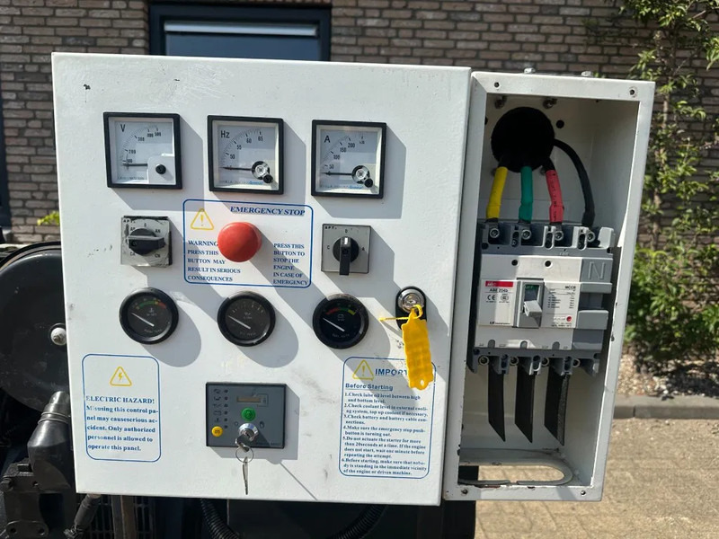 Perkins Stamford 100 kVA noodstroom generatorset - Электрогенератор: фото 4 Perkins Stamford 100 kVA noodstroom generatorset - Электрогенератор: фото 4