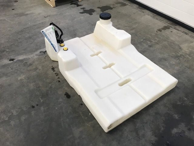 Pramac GSW 10 dieseltank 70 Liter fuel tank - Топливный бак для Строительной техники: фото 2 Pramac GSW 10 dieseltank 70 Liter fuel tank - Топливный бак для Строительной техники: фото 2