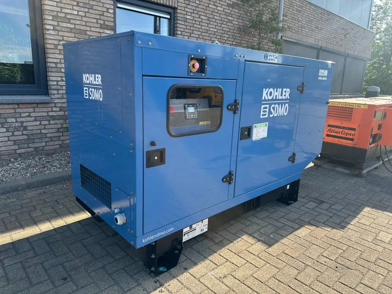 SDMO J110K John Deere 110 kVa silent noodstroom generatorset as New ! 40 hours ! - Электрогенератор: фото 5 SDMO J110K John Deere 110 kVa silent noodstroom generatorset as New ! 40 hours ! - Электрогенератор: фото 5
