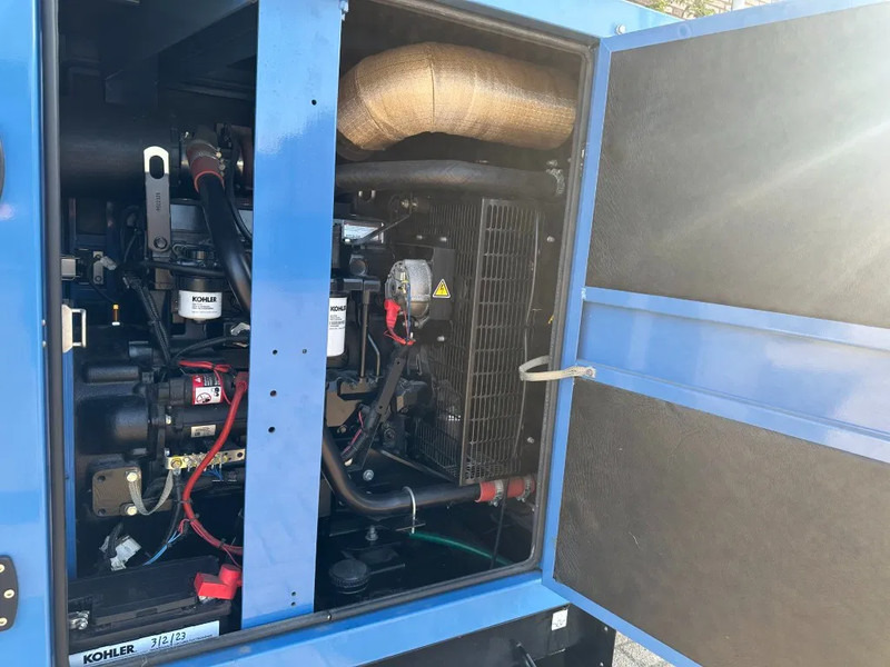 SDMO J110K John Deere 110 kVa silent noodstroom generatorset as New ! 40 hours ! - Электрогенератор: фото 3 SDMO J110K John Deere 110 kVa silent noodstroom generatorset as New ! 40 hours ! - Электрогенератор: фото 3