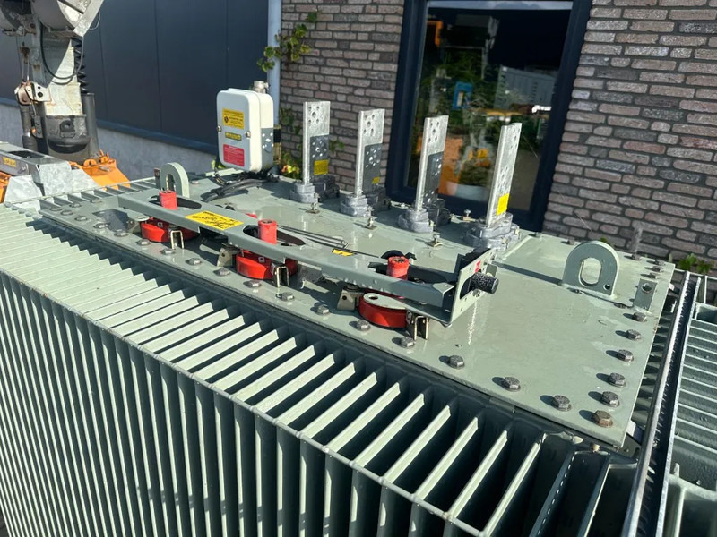 Trafo France Transfo 1250 kVA 21000 Volt 400 Volt Trafo Transformator - Электрогенератор: фото 4 Trafo France Transfo 1250 kVA 21000 Volt 400 Volt Trafo Transformator - Электрогенератор: фото 4