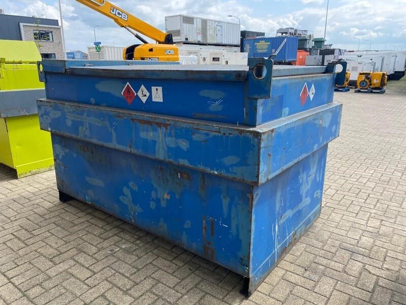 Steenbergen 2000 liter Kiwa IBC dieseltank met handpomp met keuring - Резервуар для хранения: фото 3 Steenbergen 2000 liter Kiwa IBC dieseltank met handpomp met keuring - Резервуар для хранения: фото 3