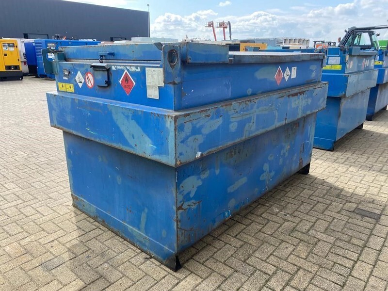 Steenbergen 2000 liter Kiwa IBC dieseltank met handpomp met keuring - Резервуар для хранения: фото 5 Steenbergen 2000 liter Kiwa IBC dieseltank met handpomp met keuring - Резервуар для хранения: фото 5