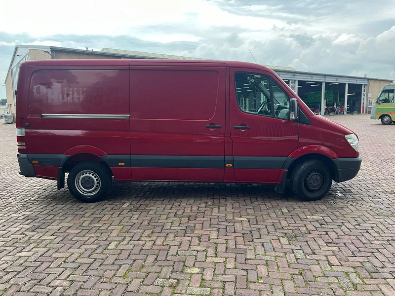 Mercedes-Benz Sprinter 313 CDI L2H1 - Цельнометаллический фургон: фото 4 Mercedes-Benz Sprinter 313 CDI L2H1 - Цельнометаллический фургон: фото 4