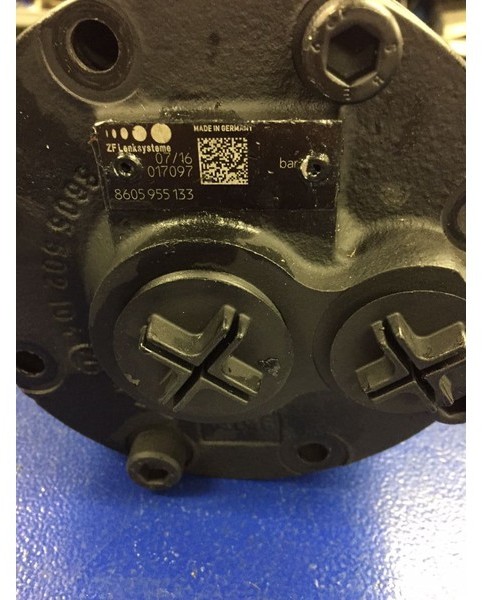 ZF Stuuroliepomp 8605955133 - Насос гидроусилителя: фото 2 ZF Stuuroliepomp 8605955133 - Насос гидроусилителя: фото 2