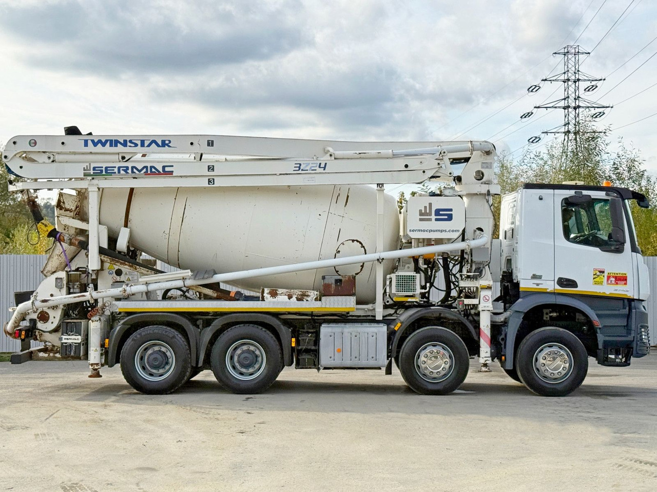 Mercedes-Benz AROCS 3743 * Betonpumpe + FUNK * 8x4 * TOP - Автобетононасос: фото 5 Mercedes-Benz AROCS 3743 * Betonpumpe + FUNK * 8x4 * TOP - Автобетононасос: фото 5