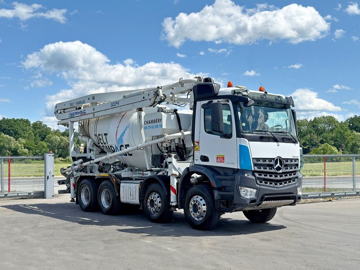 Mercedes-Benz AROCS 3743 * Betonpumpe + FUNK * 8x4 * TOP - Автобетононасос: фото 1 Mercedes-Benz AROCS 3743 * Betonpumpe + FUNK * 8x4 * TOP - Автобетононасос: фото 1