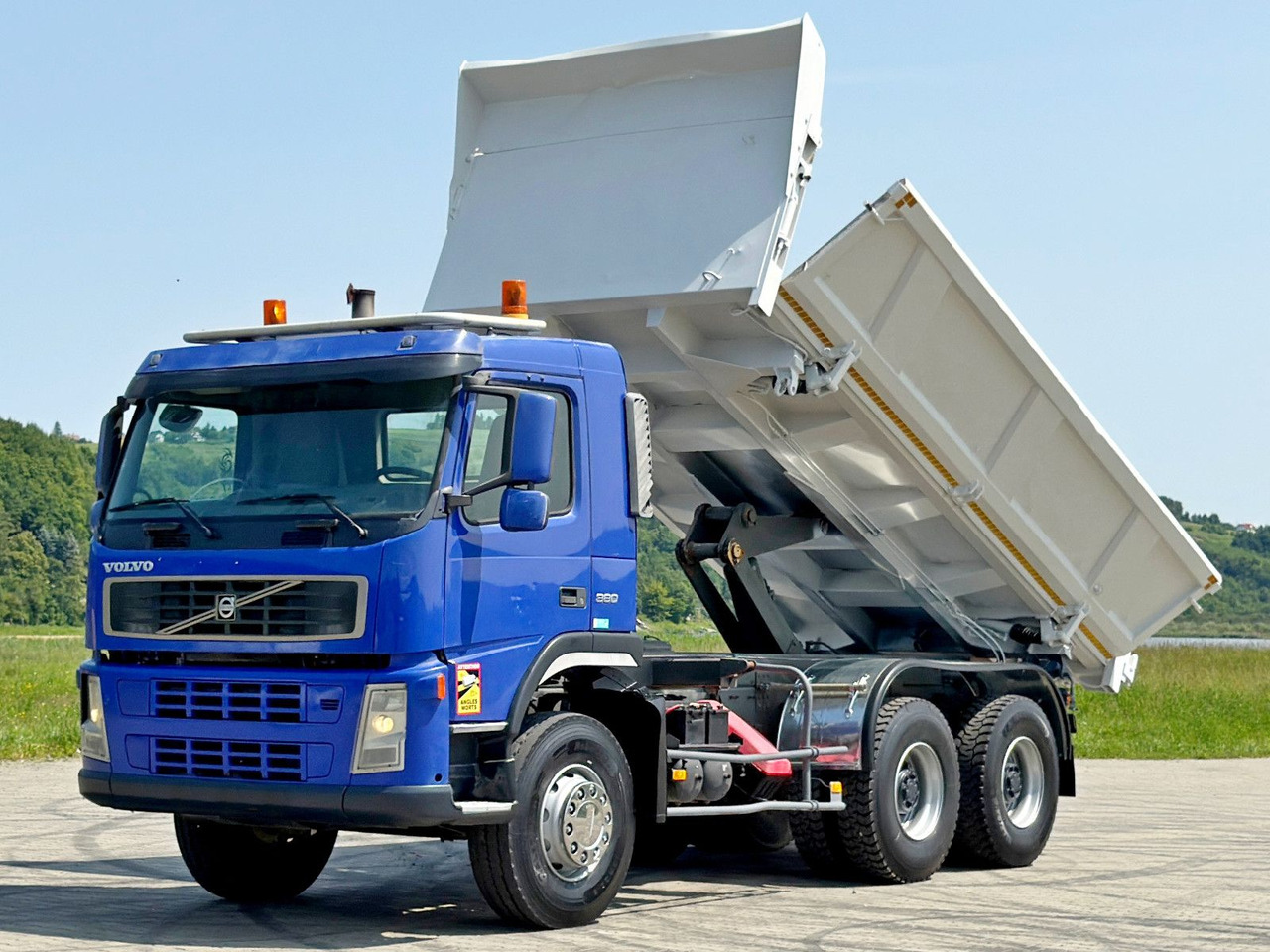 Volvo FM 380 Kipper 5,20 m + BORDMATIC / 6x4 - Самосвал, Автоманипулятор: фото 3 Volvo FM 380 Kipper 5,20 m + BORDMATIC / 6x4 - Самосвал, Автоманипулятор: фото 3