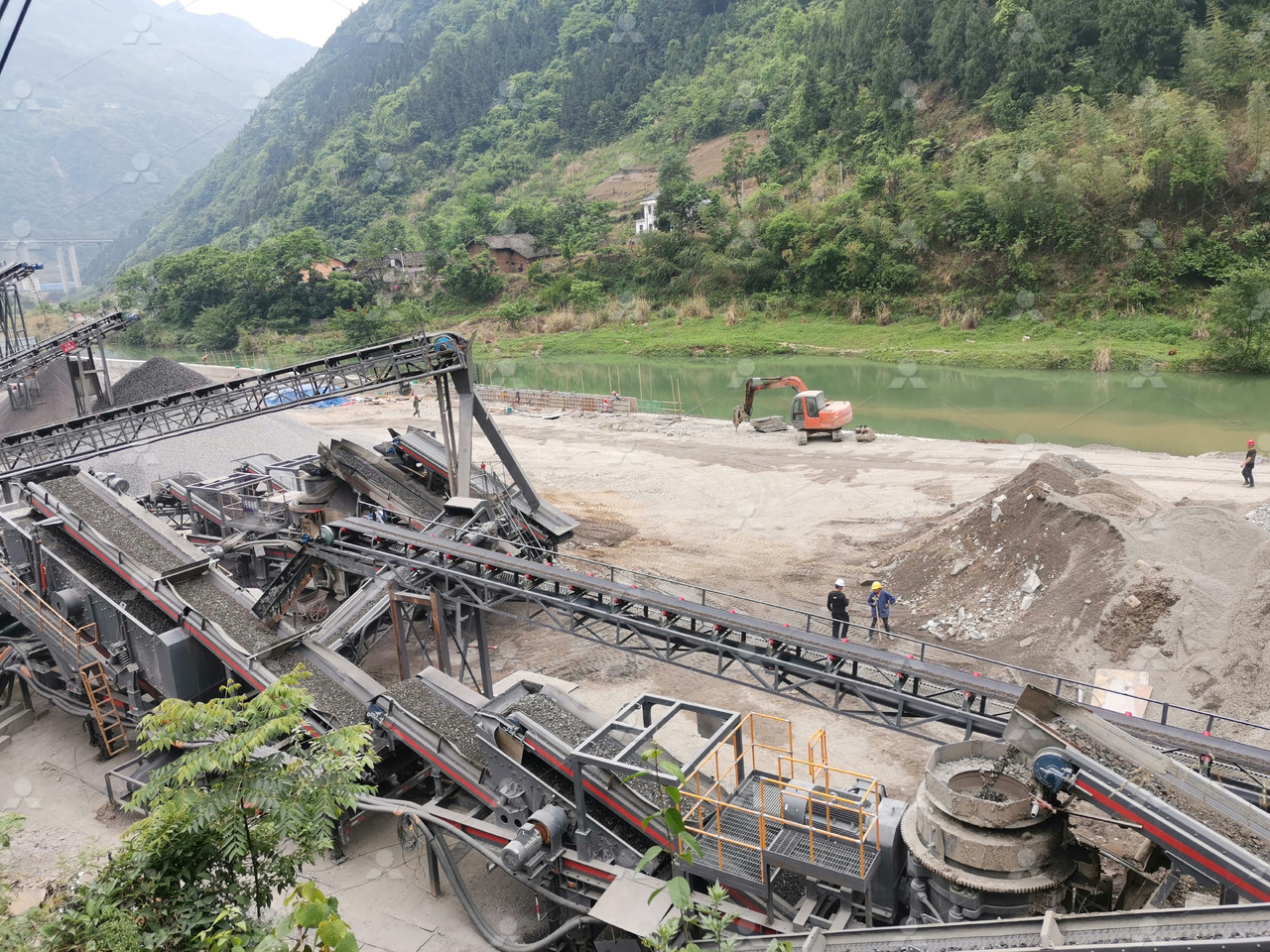 LIMING NK series mobile crusher - Мобильная дробилка: фото 2 LIMING NK series mobile crusher - Мобильная дробилка: фото 2