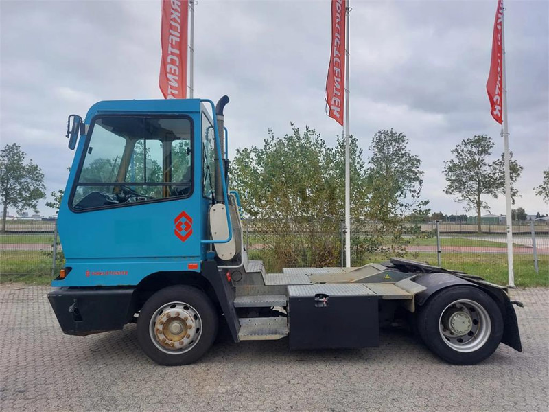 Terberg YT182 - Терминальный тягач: фото 4 Terberg YT182 - Терминальный тягач: фото 4