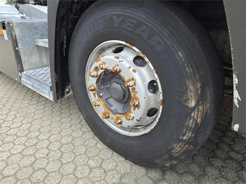 Терминальный тягач Terberg YT223: фото 13