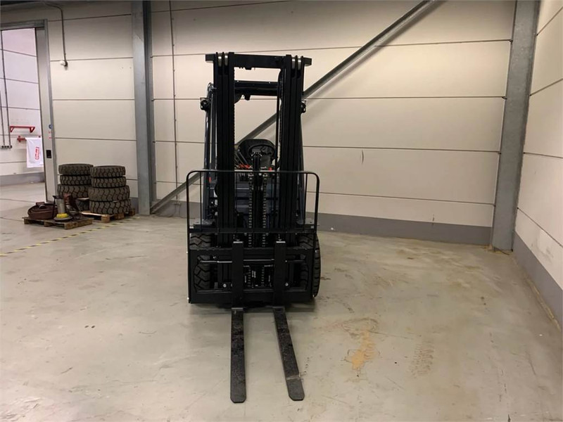 Toyota 02-8FGF30 - Газовый погрузчик: фото 5 Toyota 02-8FGF30 - Газовый погрузчик: фото 5