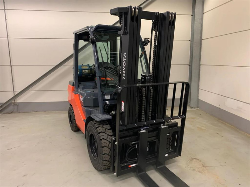 Toyota 02-8FGJF35 - Газовый погрузчик: фото 3 Toyota 02-8FGJF35 - Газовый погрузчик: фото 3