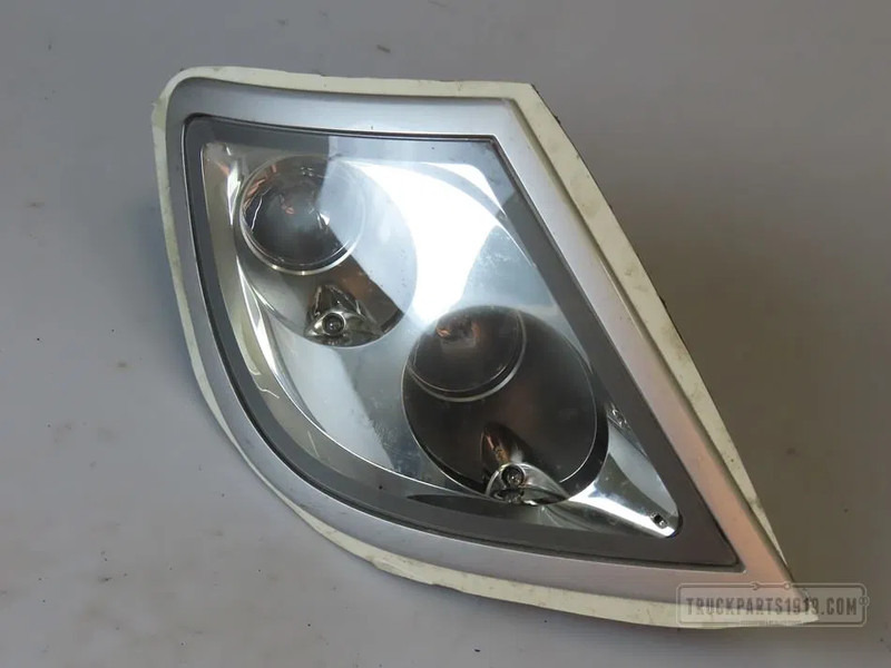 DAF 1784823 Lighting Skylight Re. - Противотуманная фара для Грузовиков: фото 1 DAF 1784823 Lighting Skylight Re. - Противотуманная фара для Грузовиков: фото 1