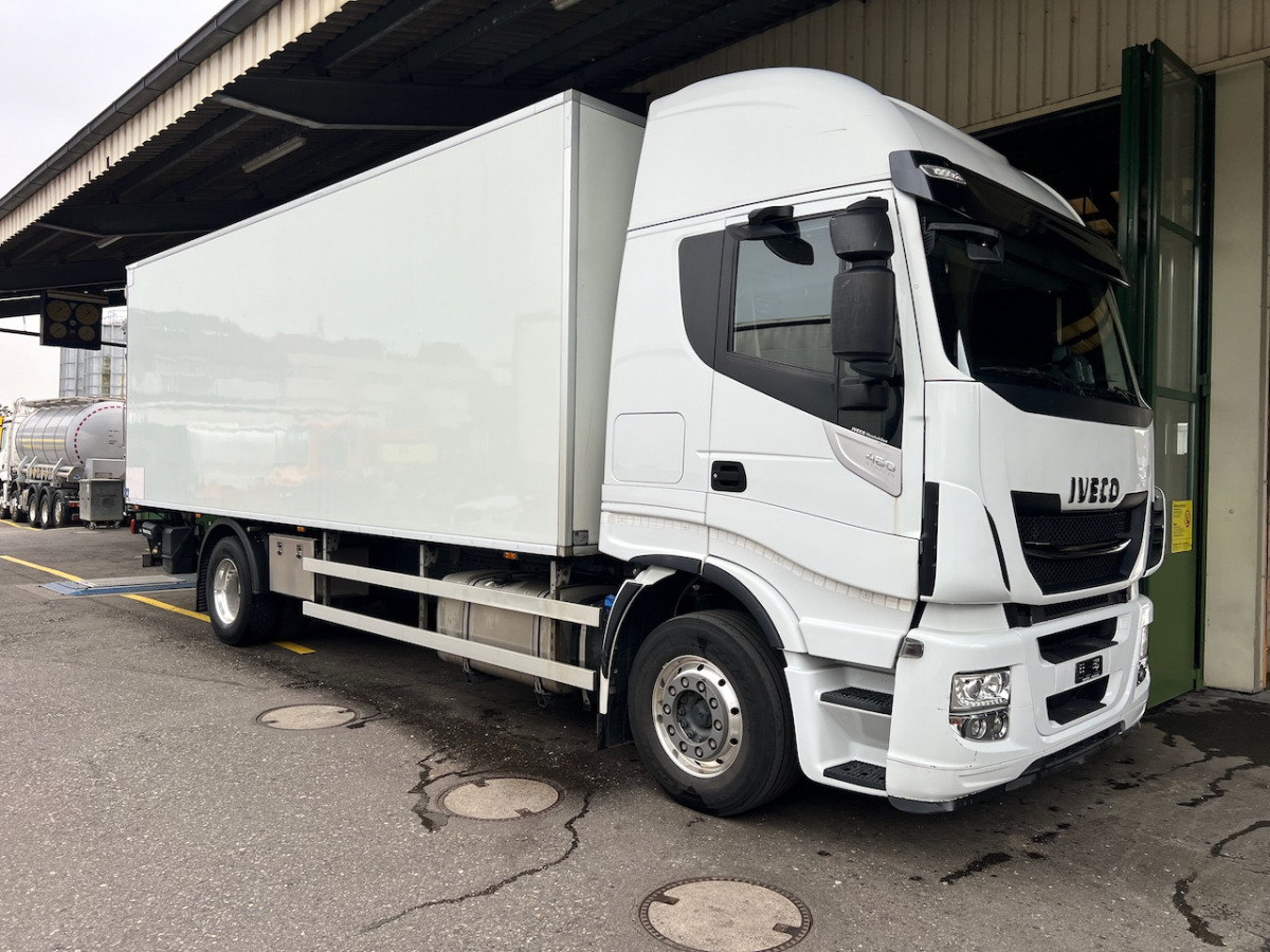 IVECO 190S46 Stralis - Грузовик с закрытым кузовом: фото 1 IVECO 190S46 Stralis - Грузовик с закрытым кузовом: фото 1