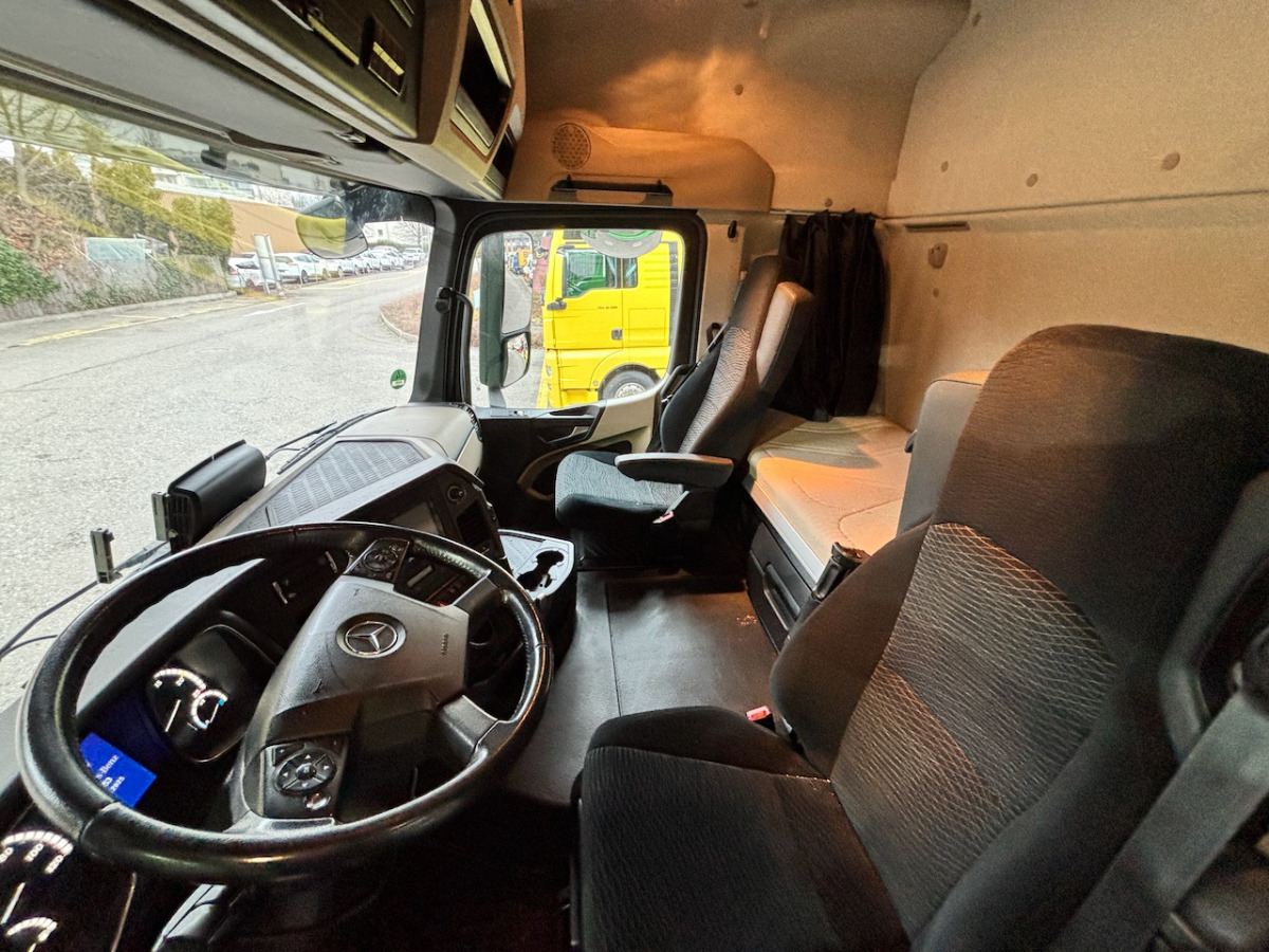 MERCEDES Actros 2543 6x2 - Грузовик-контейнеровоз/ Сменный кузов: фото 4 MERCEDES Actros 2543 6x2 - Грузовик-контейнеровоз/ Сменный кузов: фото 4