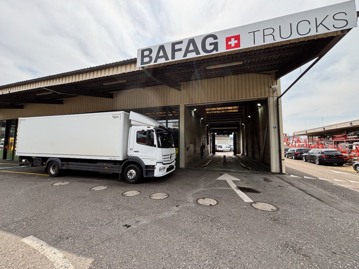 MERCEDES Atego 1530 - Грузовик с закрытым кузовом: фото 2 MERCEDES Atego 1530 - Грузовик с закрытым кузовом: фото 2