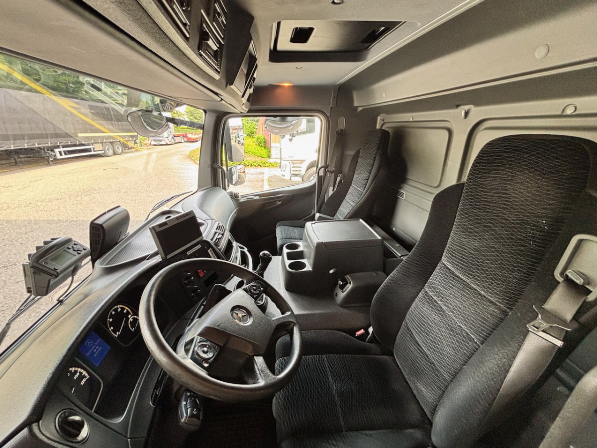 MERCEDES Atego 1530 - Грузовик с закрытым кузовом: фото 4 MERCEDES Atego 1530 - Грузовик с закрытым кузовом: фото 4