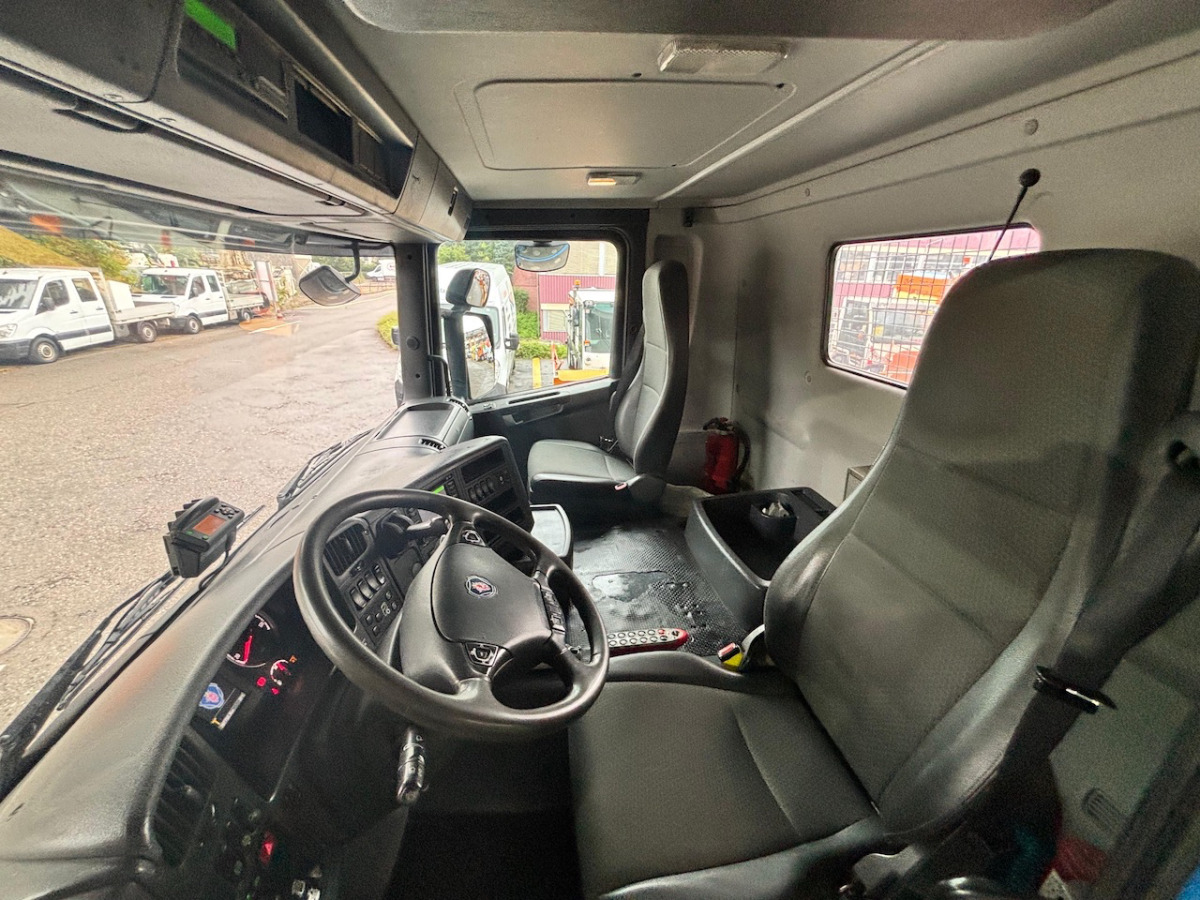 SCANIA G450 LB 6x2 - Портальный бункеровоз: фото 4 SCANIA G450 LB 6x2 - Портальный бункеровоз: фото 4