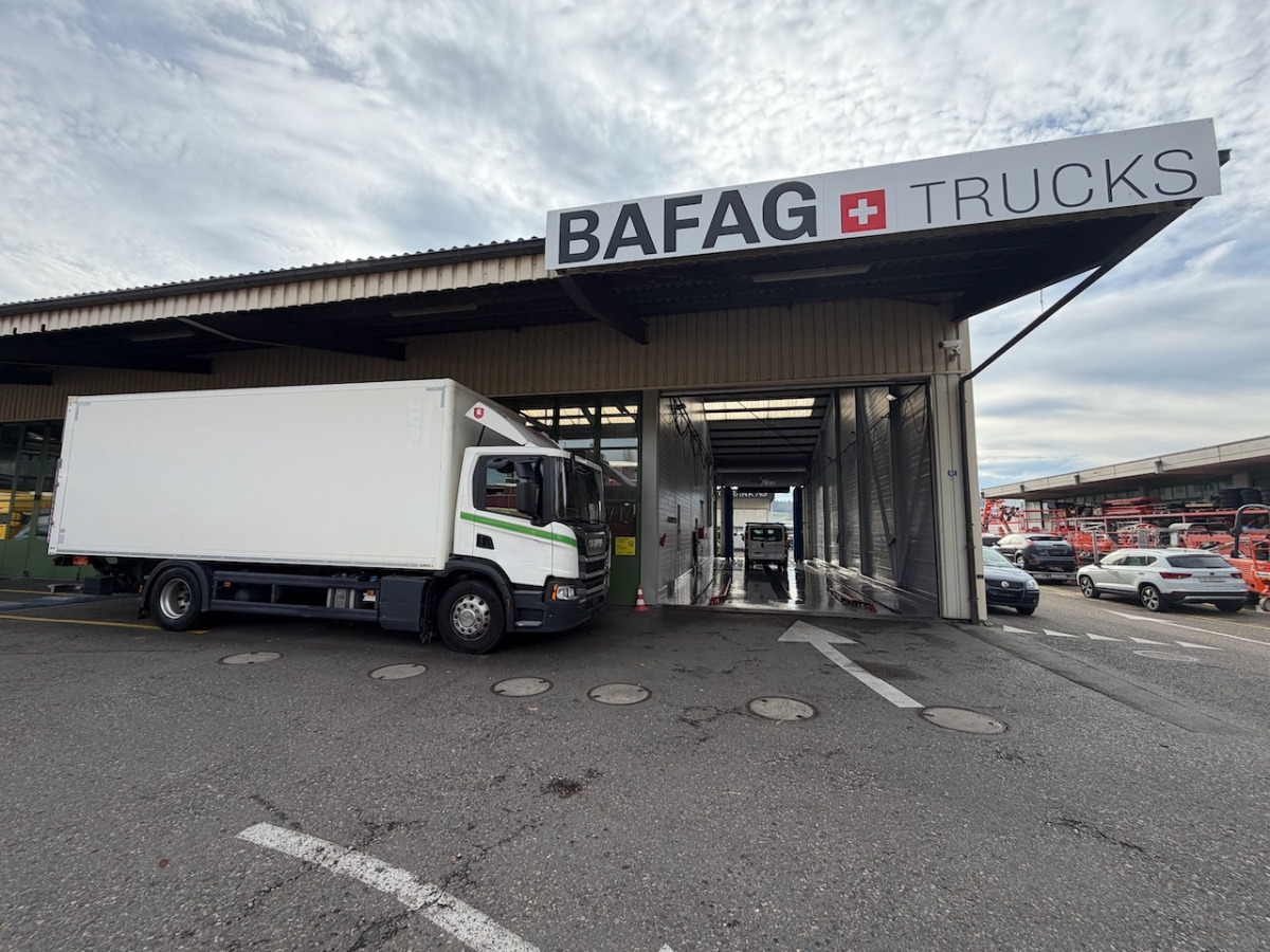 SCANIA P280 - Грузовик с закрытым кузовом: фото 2 SCANIA P280 - Грузовик с закрытым кузовом: фото 2