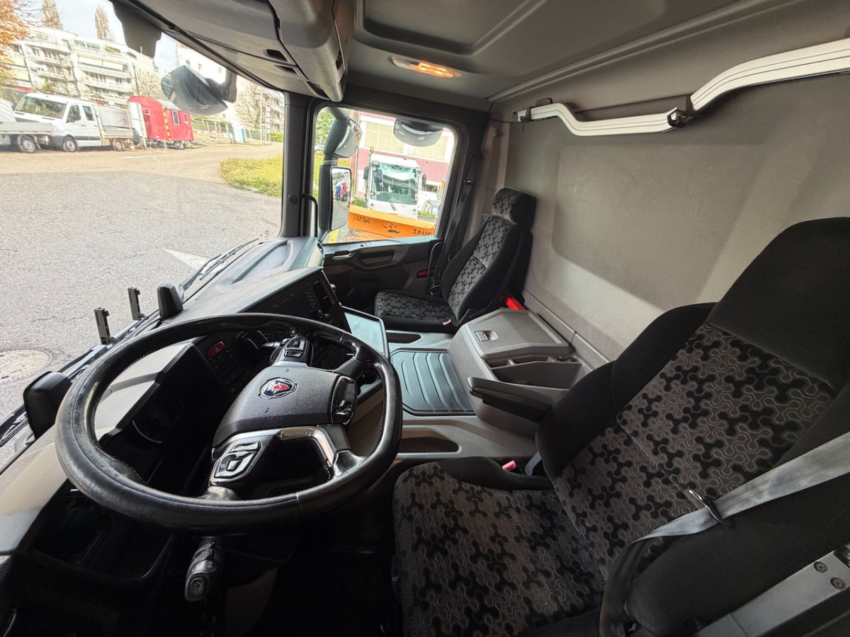 SCANIA P280 - Грузовик с закрытым кузовом: фото 4 SCANIA P280 - Грузовик с закрытым кузовом: фото 4