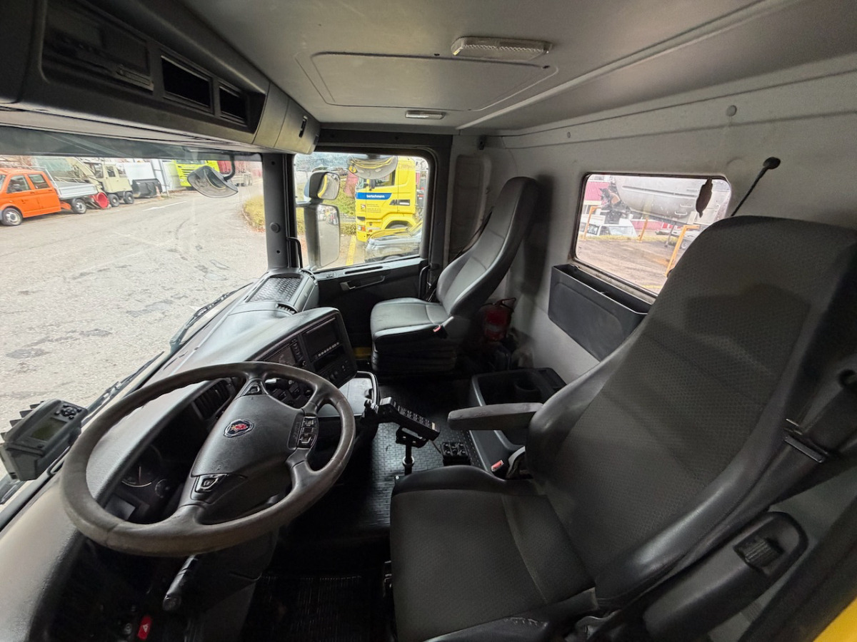 SCANIA R 450 CB - Крюковой мультилифт: фото 4 SCANIA R 450 CB - Крюковой мультилифт: фото 4