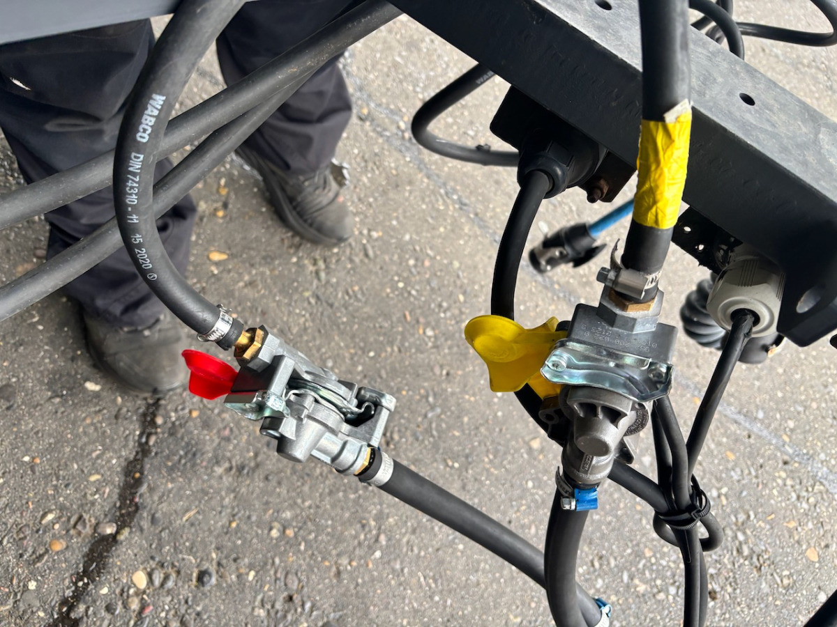 SPIER AGL 290 - Прицеп-фургон: фото 5 SPIER AGL 290 - Прицеп-фургон: фото 5