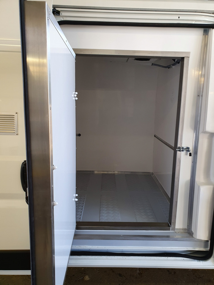 Renault Master L3H2 Tiefkühlkasten -18°C - Фургон-рефрижератор: фото 5 Renault Master L3H2 Tiefkühlkasten -18°C - Фургон-рефрижератор: фото 5