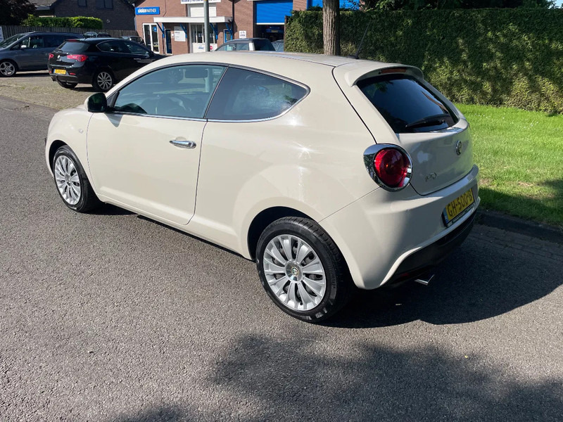 Alfa Romeo MiTo ALFA MITO Diesel MEGA MOOI - Хэтчбек: фото 3 Alfa Romeo MiTo ALFA MITO Diesel MEGA MOOI - Хэтчбек: фото 3