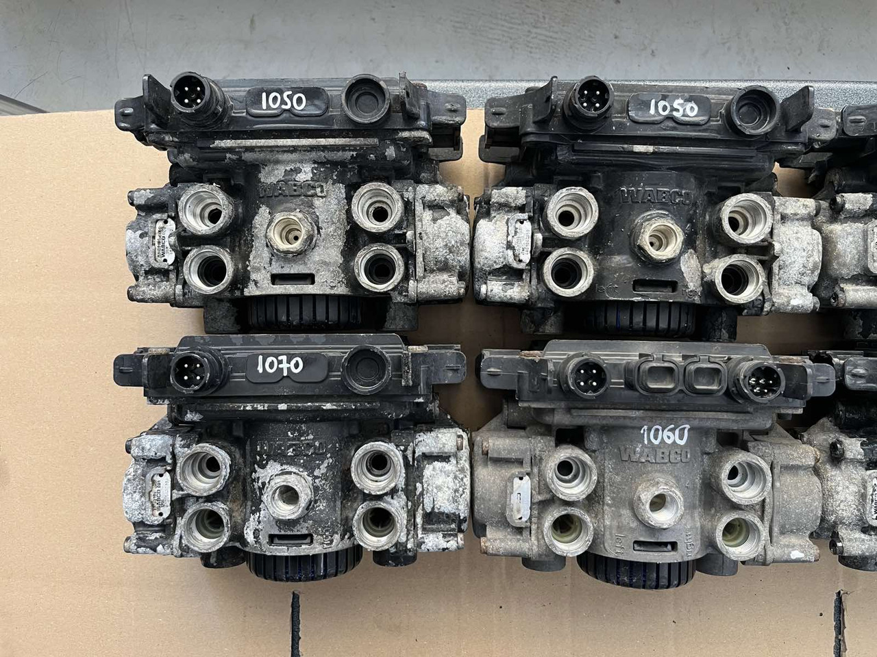 EBS AXLE MODULATOR 2 MAN TGA-TGM-TGL - Детали тормозной системы для Грузовиков: фото 2 EBS AXLE MODULATOR 2 MAN TGA-TGM-TGL - Детали тормозной системы для Грузовиков: фото 2