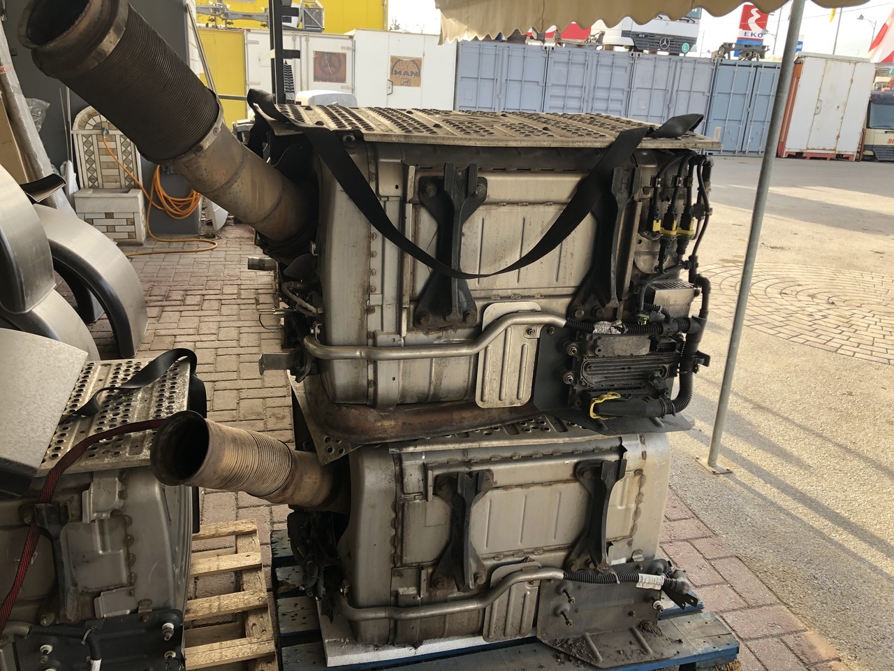 EXHAUST AFTERTREATMENT EURO6-EURO5 MERCEDES ACTROS MP4 - Выпускной коллектор для Грузовиков: фото 1 EXHAUST AFTERTREATMENT EURO6-EURO5 MERCEDES ACTROS MP4 - Выпускной коллектор для Грузовиков: фото 1