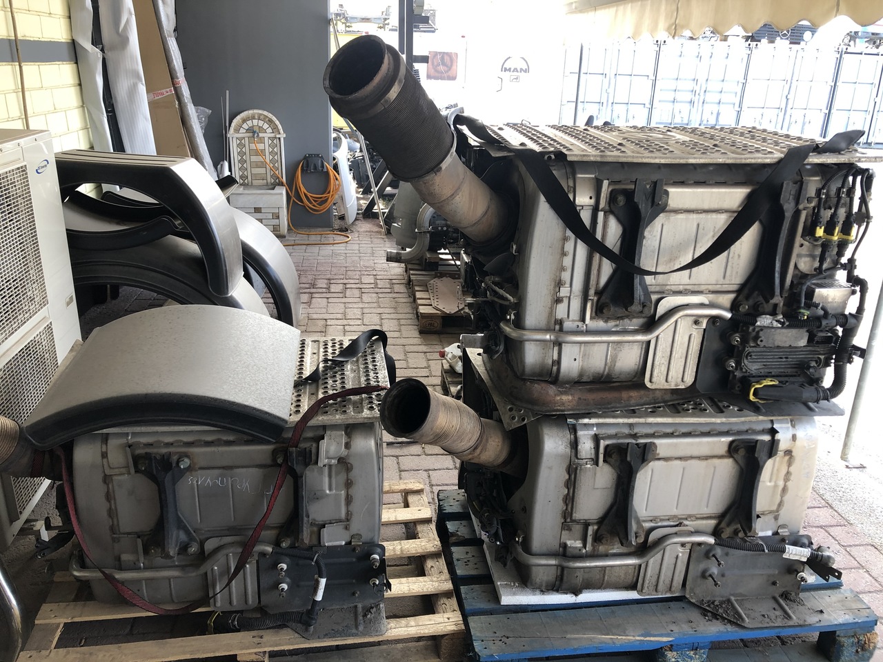 EXHAUST AFTERTREATMENT EURO6-EURO5 MERCEDES ACTROS MP4 - Выпускной коллектор для Грузовиков: фото 5 EXHAUST AFTERTREATMENT EURO6-EURO5 MERCEDES ACTROS MP4 - Выпускной коллектор для Грузовиков: фото 5