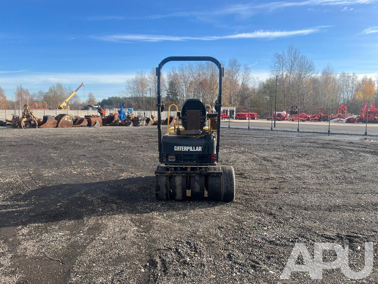 CATERPILLAR CB-225E - Каток: фото 4 CATERPILLAR CB-225E - Каток: фото 4