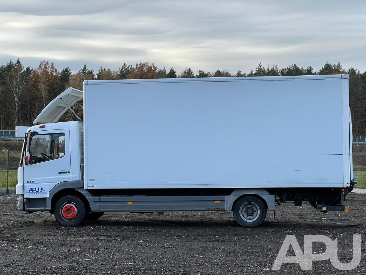 Грузовик с закрытым кузовом Mercedes-Benz ATEGO 818 winda: фото 8 Грузовик с закрытым кузовом Mercedes-Benz ATEGO 818 winda: фото 8