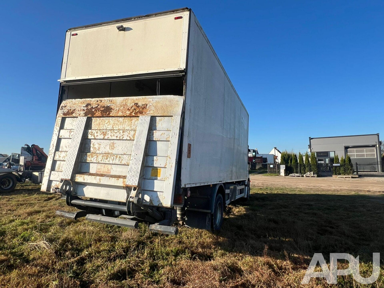 Mercedes-Benz Axor 1829 - Грузовик с закрытым кузовом: фото 5 Mercedes-Benz Axor 1829 - Грузовик с закрытым кузовом: фото 5