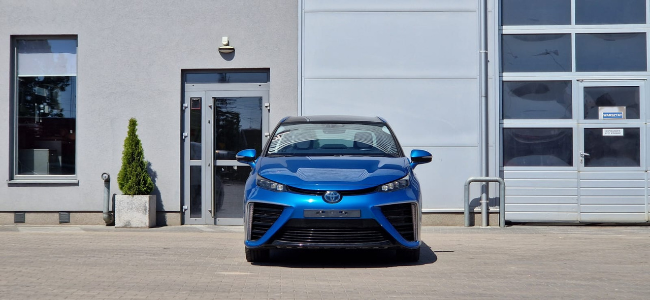 Toyota Mirai - Седан: фото 4 Toyota Mirai - Седан: фото 4
