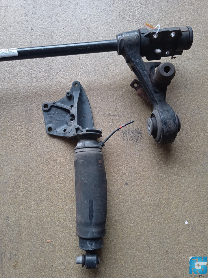 RENAULT TRUCK T CABINE STABILISATOR >2014 GEBRUIKT 7421874554U - Стабилизатор поперечной устойчивости для Грузовиков: фото 2 RENAULT TRUCK T CABINE STABILISATOR >2014 GEBRUIKT 7421874554U - Стабилизатор поперечной устойчивости для Грузовиков: фото 2