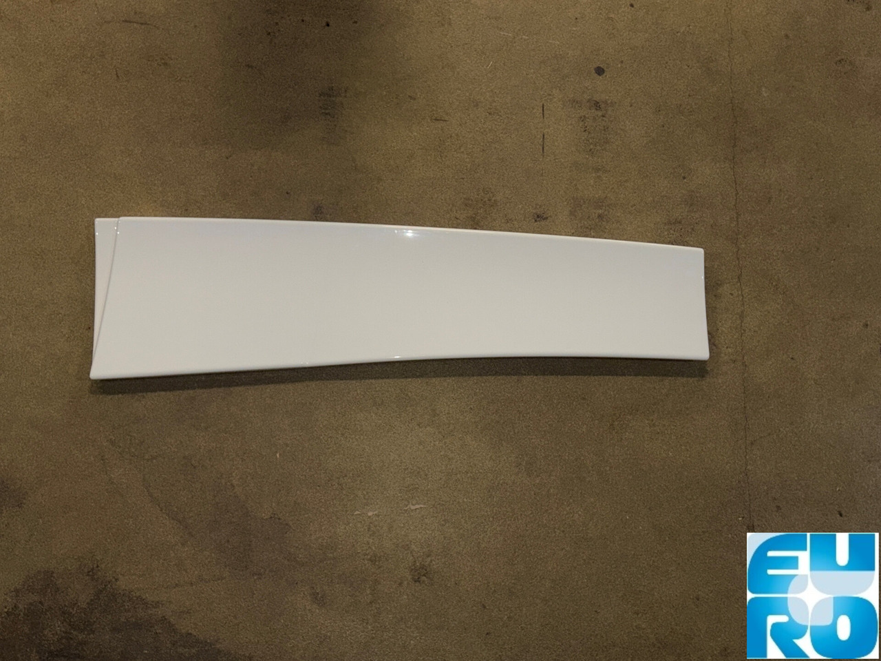 VOLVO FH4 DEFLECTOR RECHTS GEBRUIKT 84203637U - Крыло для Грузовиков: фото 1 VOLVO FH4 DEFLECTOR RECHTS GEBRUIKT 84203637U - Крыло для Грузовиков: фото 1