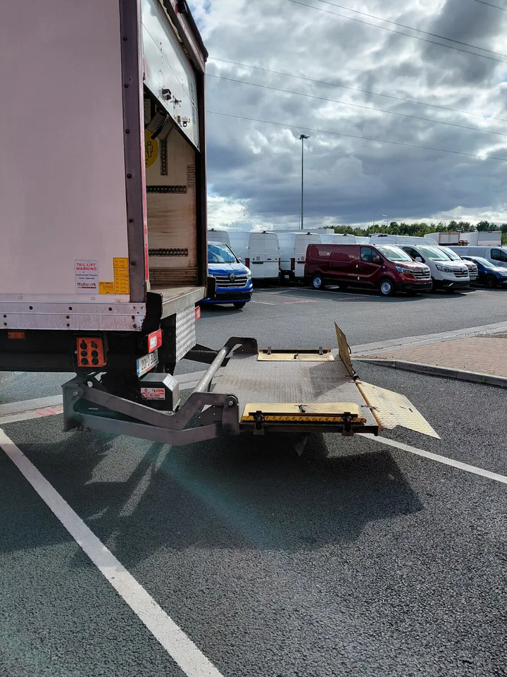 Грузовик с закрытым кузовом 2019 Renault D 18 Wide: фото 14