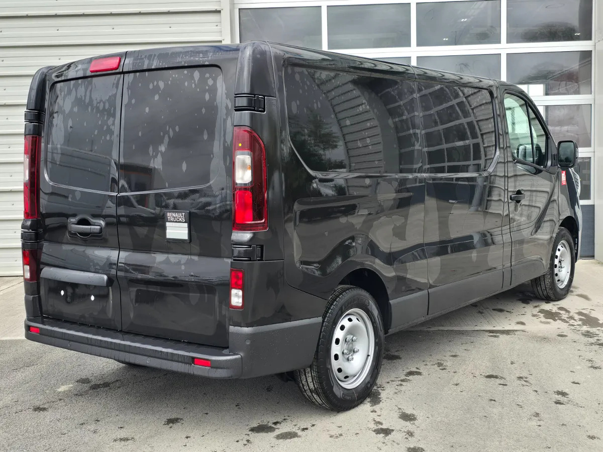 New Renault Trafic Red Edition -150BHP - Легковой фургон: фото 4 New Renault Trafic Red Edition -150BHP - Легковой фургон: фото 4