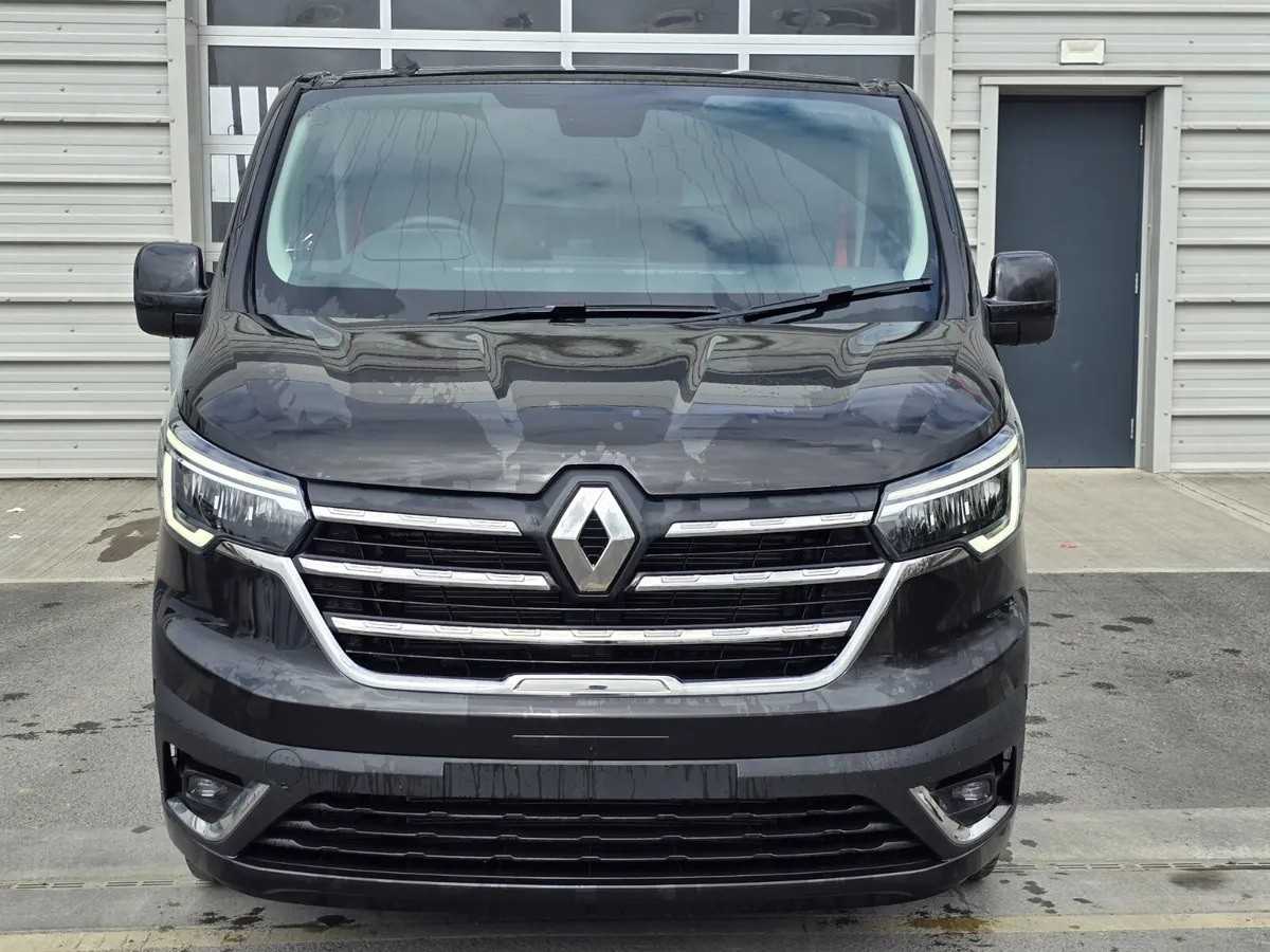 New Renault Trafic Red Edition -150BHP - Легковой фургон: фото 5 New Renault Trafic Red Edition -150BHP - Легковой фургон: фото 5