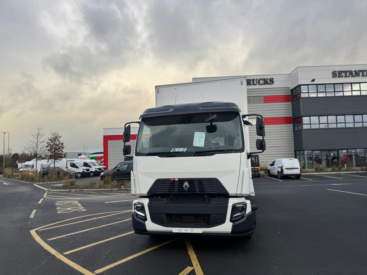 Renault Trucks D 18 Wide 4×2 with Chereau Body - Грузовик с закрытым кузовом: фото 2 Renault Trucks D 18 Wide 4×2 with Chereau Body - Грузовик с закрытым кузовом: фото 2